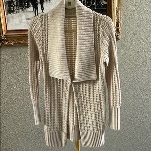 Banana republic Cozy Cream Knit Sweater size small